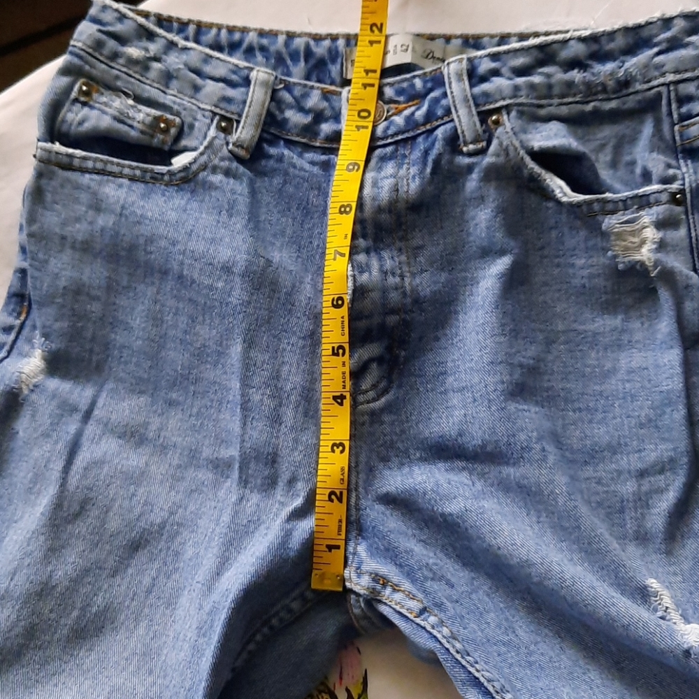 High rise ripped jeans! - Picture 4 of 5